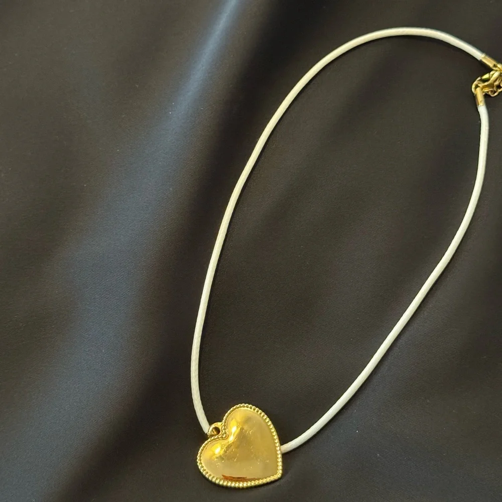 Cendre Co Australian Jewelry Belle Heart Pendant White Necklace - Picture 10 of 11